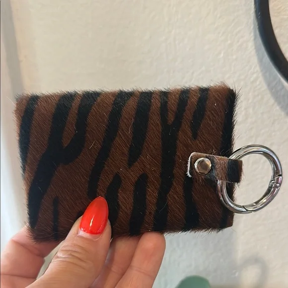 Animal Print Keychain Wallet - Picture 6 of 6